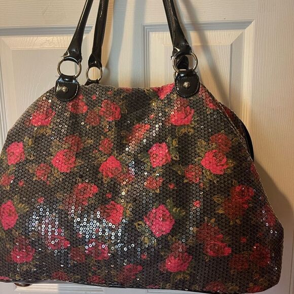 BETSEY JOHNSON Full SEQUINS RED ROSES Tote HOBO Weekender Bag - Picture 6 of 16